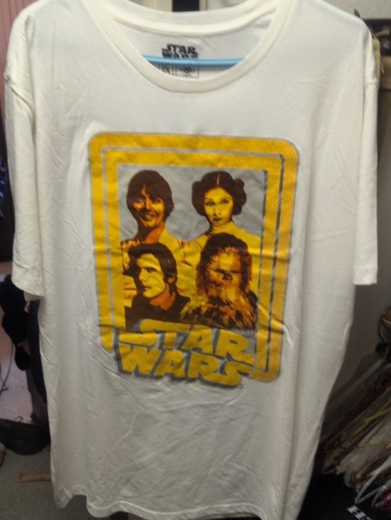 Star Wars Other - Star Wars White Tee with Yellow and Brown Retro Portrait Graphic